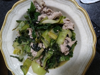 青梗菜と豚バラののピリ辛醤油炒め