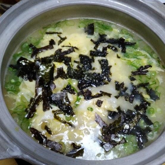 ほんだしでおいしい卵とネギの雑炊