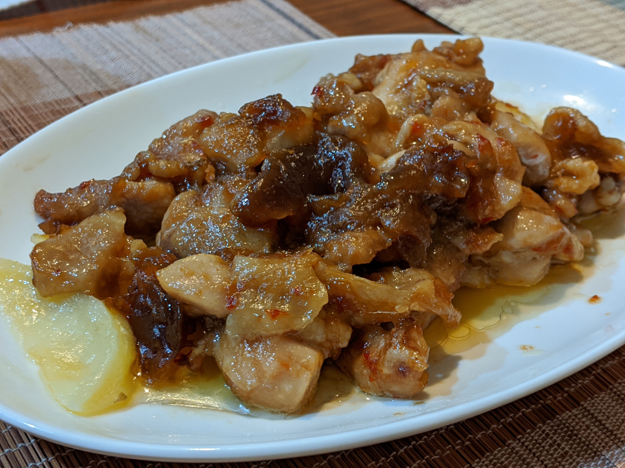 電子レンジで簡単♪鶏肉とじゃがいものピリ辛蒸し