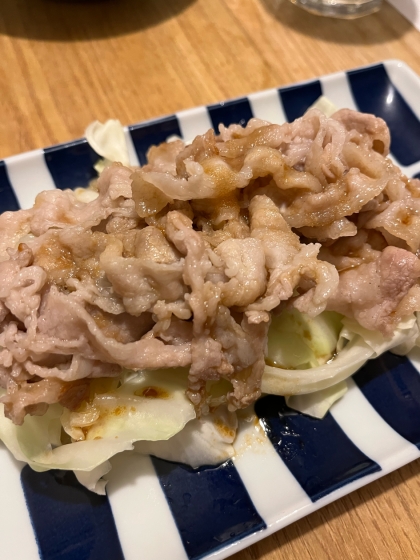 ご飯が進む♪豚肉とキャベツのにんにく醤油炒め〜