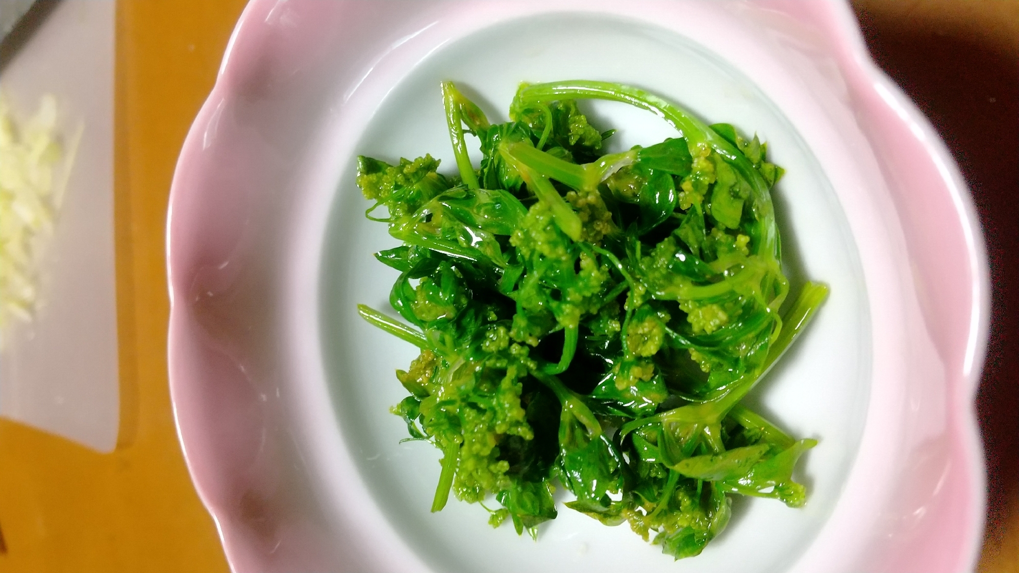 セロリの花で ゴマ油炒 レシピ 作り方 By よしか58 楽天レシピ