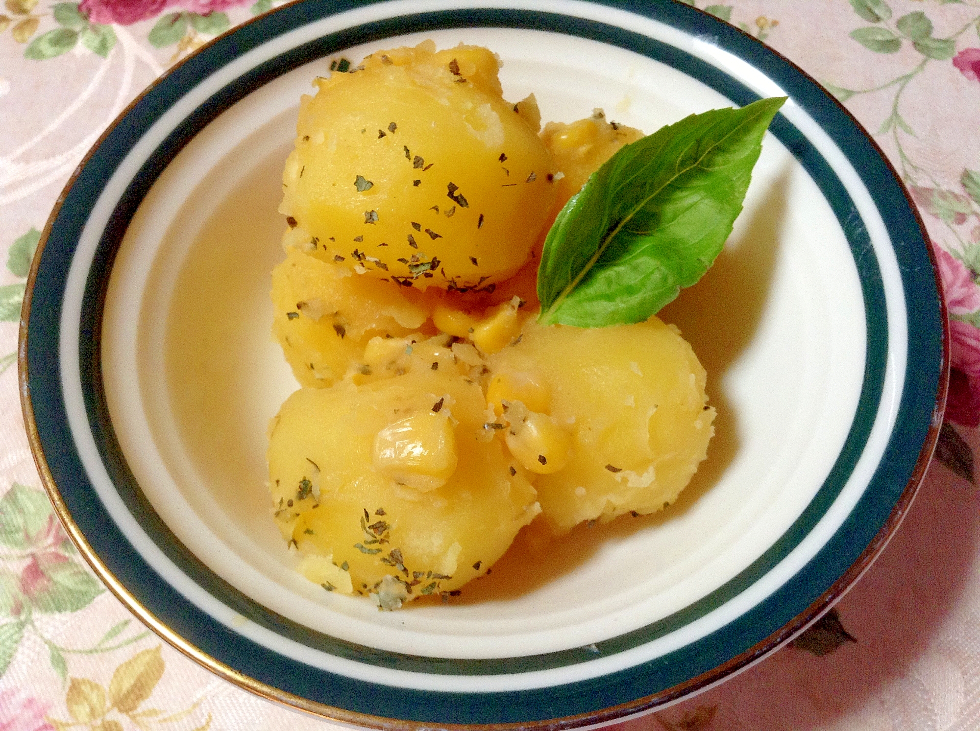 バジル香る♡じゃがいもとコーンの洋風煮