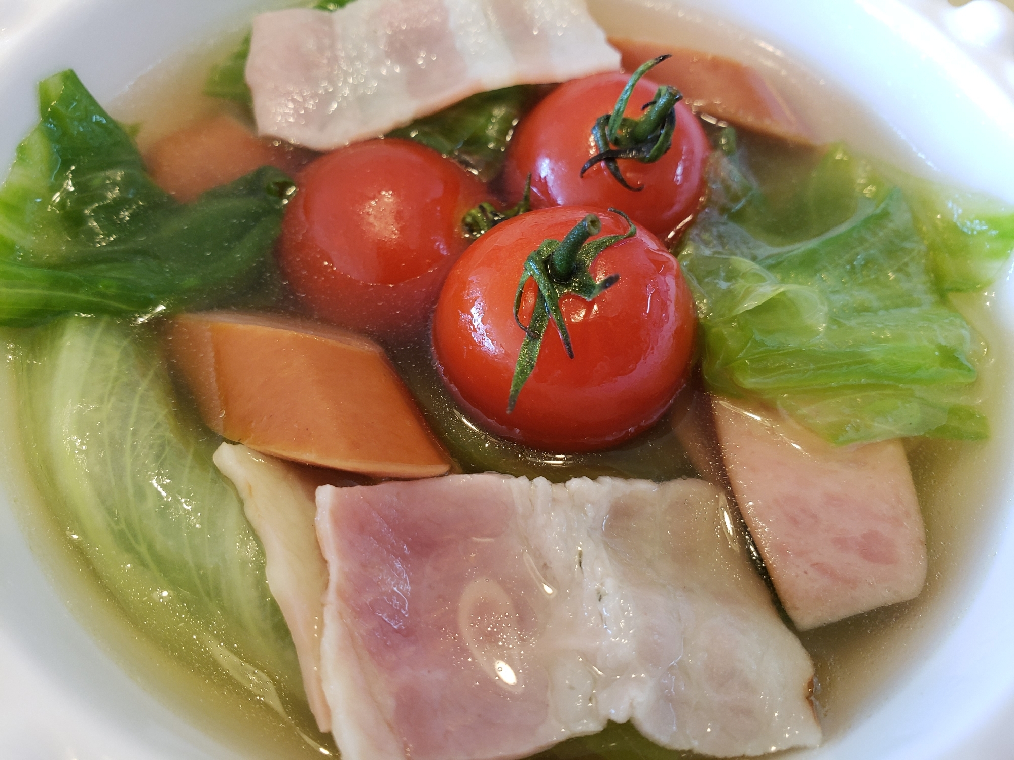 東のまるごと鍋！子供が喜ぶプチトマト&レタス鍋♪