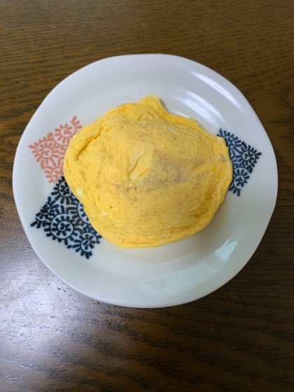 料理が苦手な自分でも出来るかなと思い作ってみました。
とても簡単に美味しい卵焼きが出来ました。
ふんわりした食感で牛乳が入ってるから甘みもあり美味しかったです。