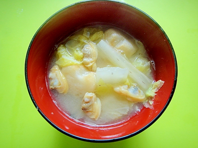 白菜とあさり焼き麩の味噌汁