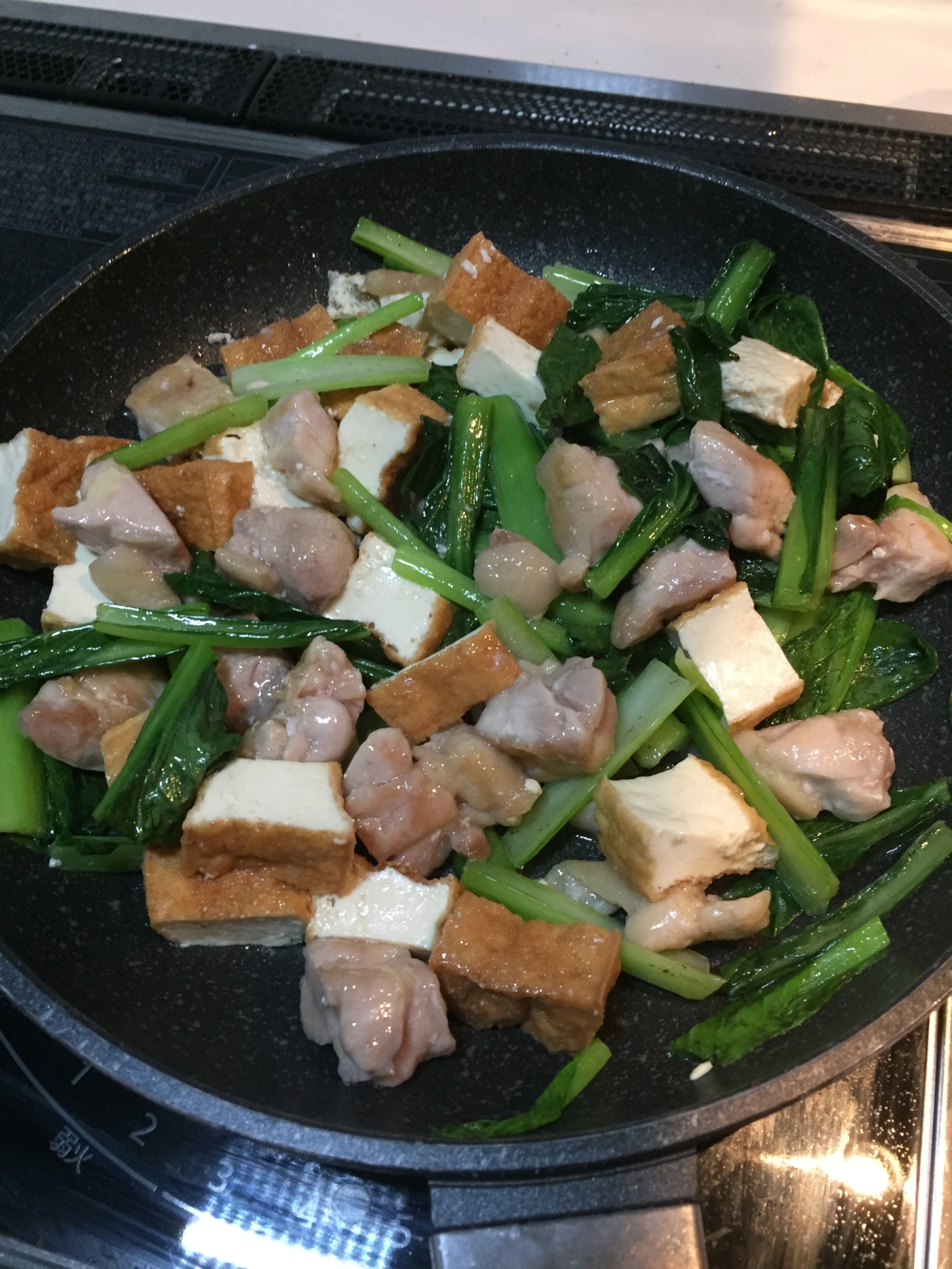 小松菜と鶏肉と厚揚げの塩炒め