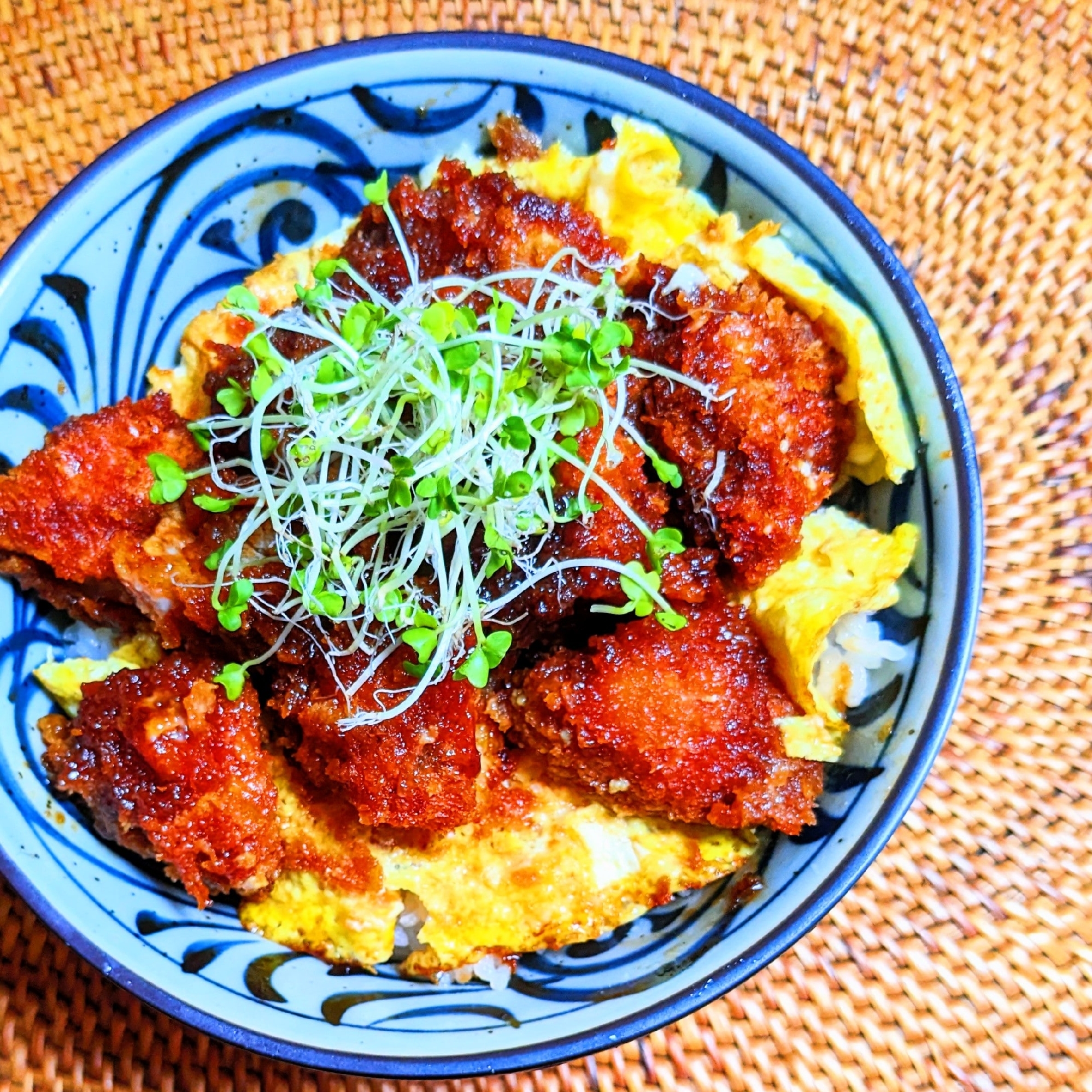 ソースカツ玉子丼