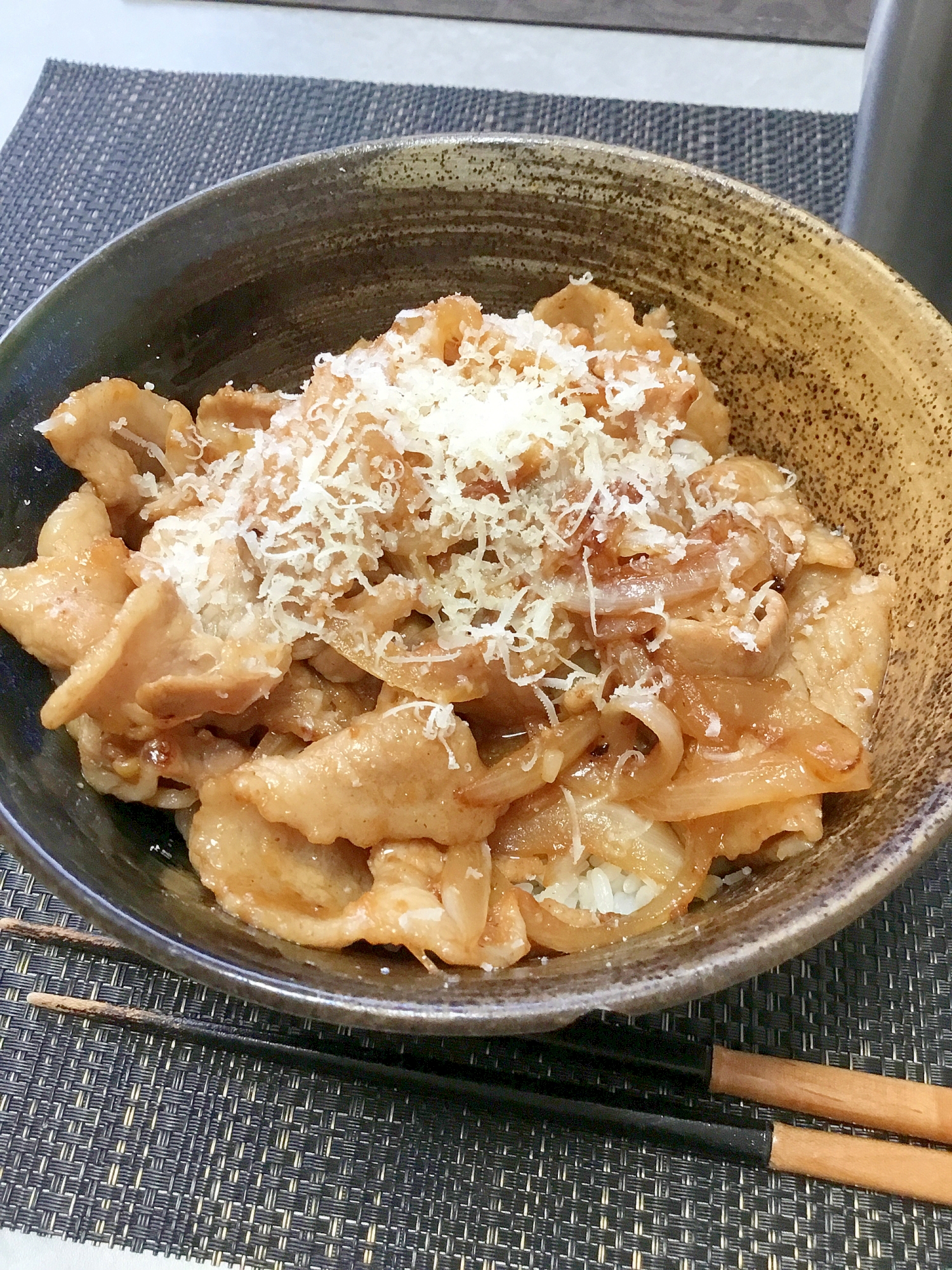 ガッツリ飯☆チーズ味噌生姜焼き丼