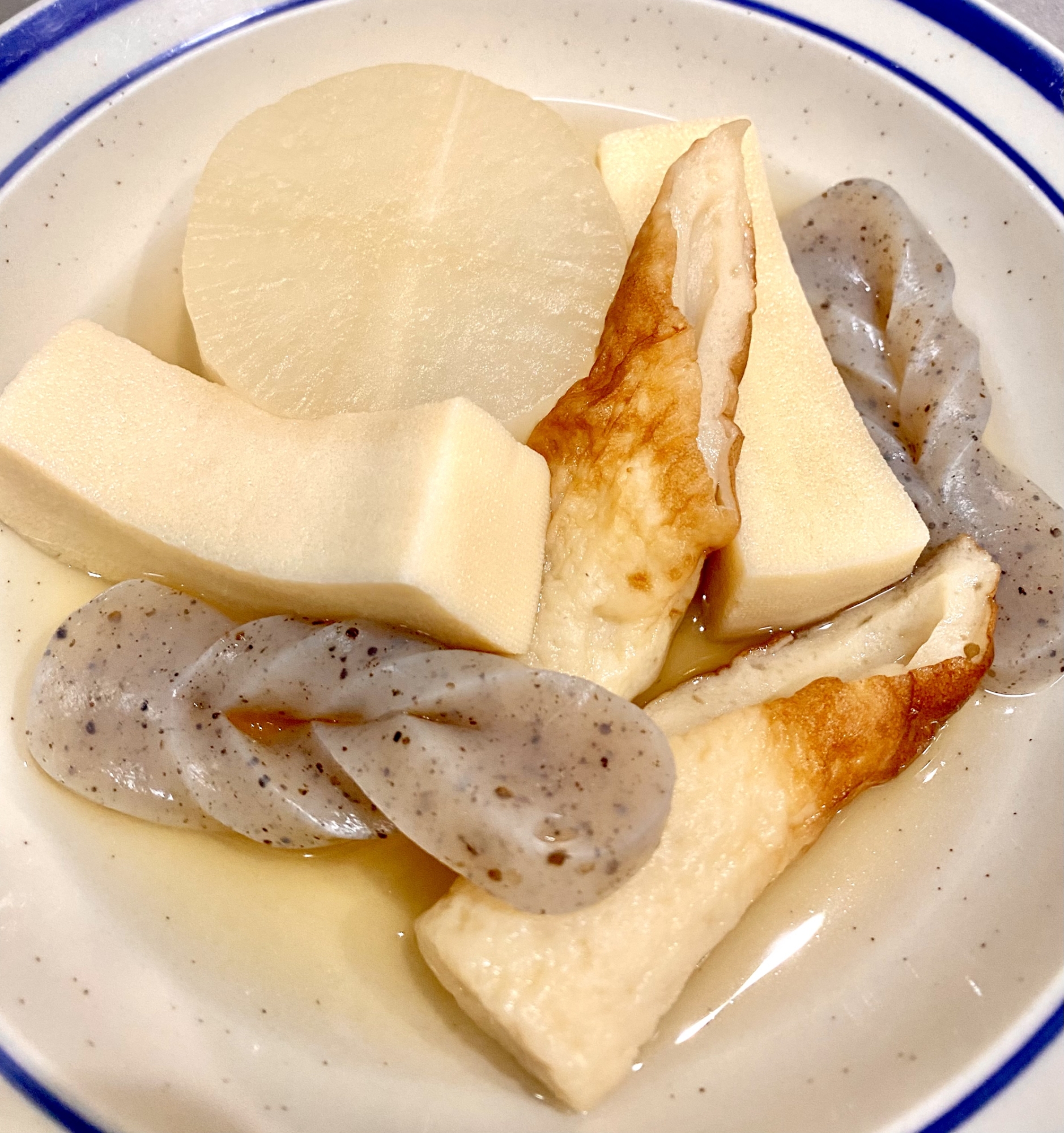 大根ちくわ高野豆腐こんにゃくのあっさり煮物