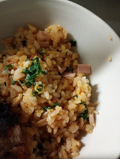 ねぎとハムの鶏ガラ炒飯