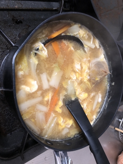 白菜と人参たまごの味噌汁