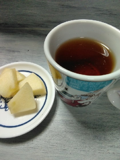 こんばんは☆りんごを使ってきょうはこちらを✨
紅茶大好きなので嬉しい♡幸せレシピ感謝です♥