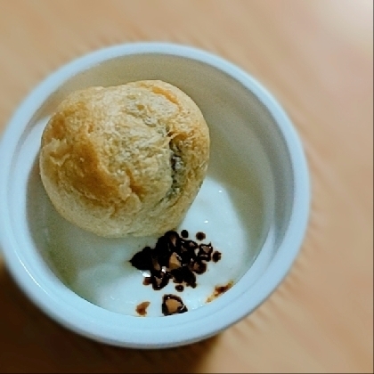 お菓子と飲み物♪ヨーグルト（シュークリーム）