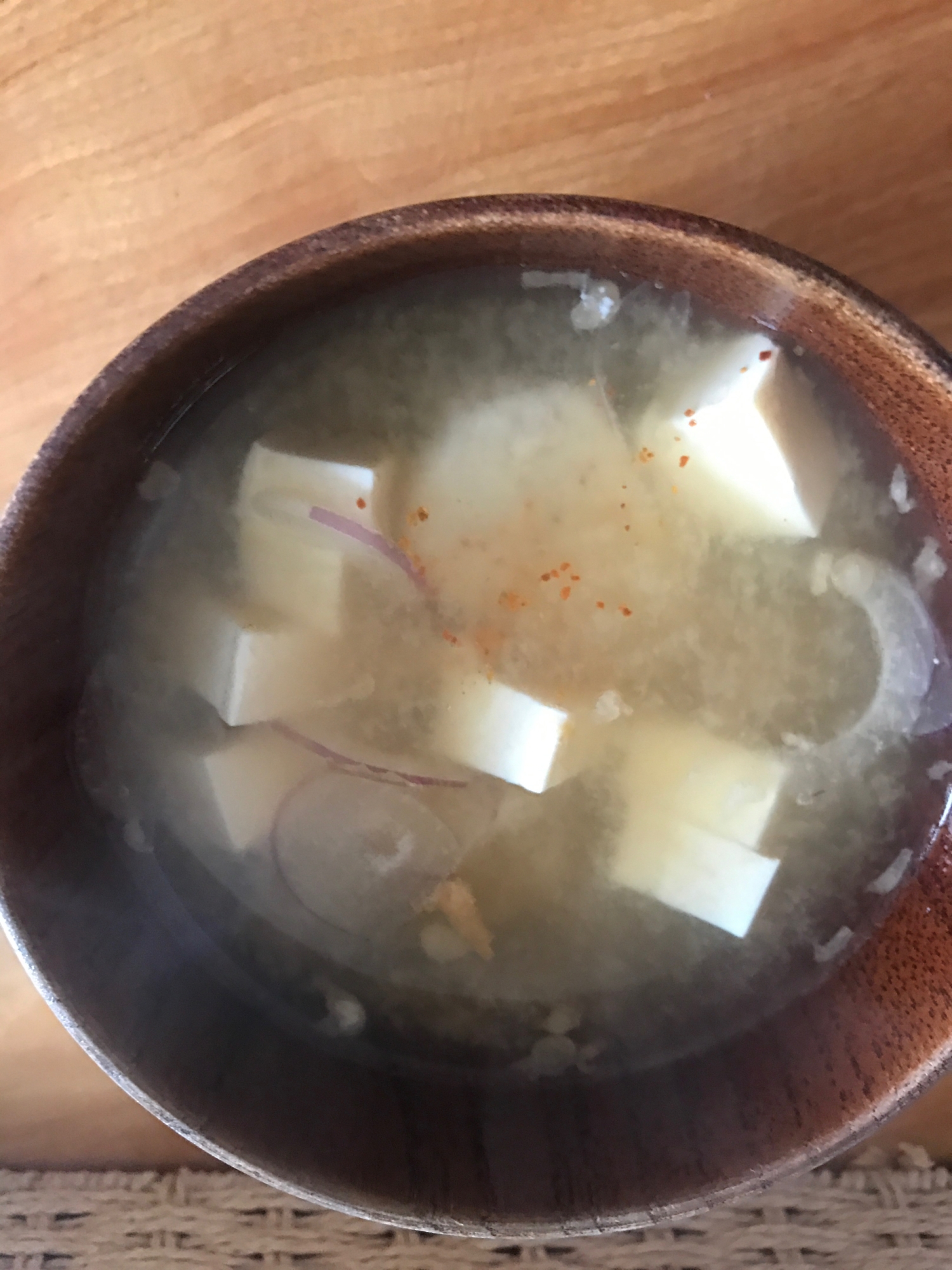 液みそで！里芋と赤玉ねぎのお味噌汁