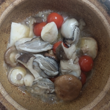 冷凍牡蠣で作りました。ミニトマトと椎茸も加えて、美味しくて満足です。