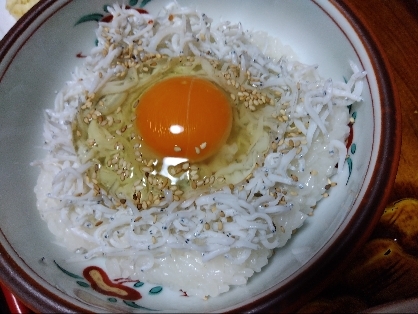 簡単☆ごま油香る♪ちりめんじゃことごまの卵かけご飯