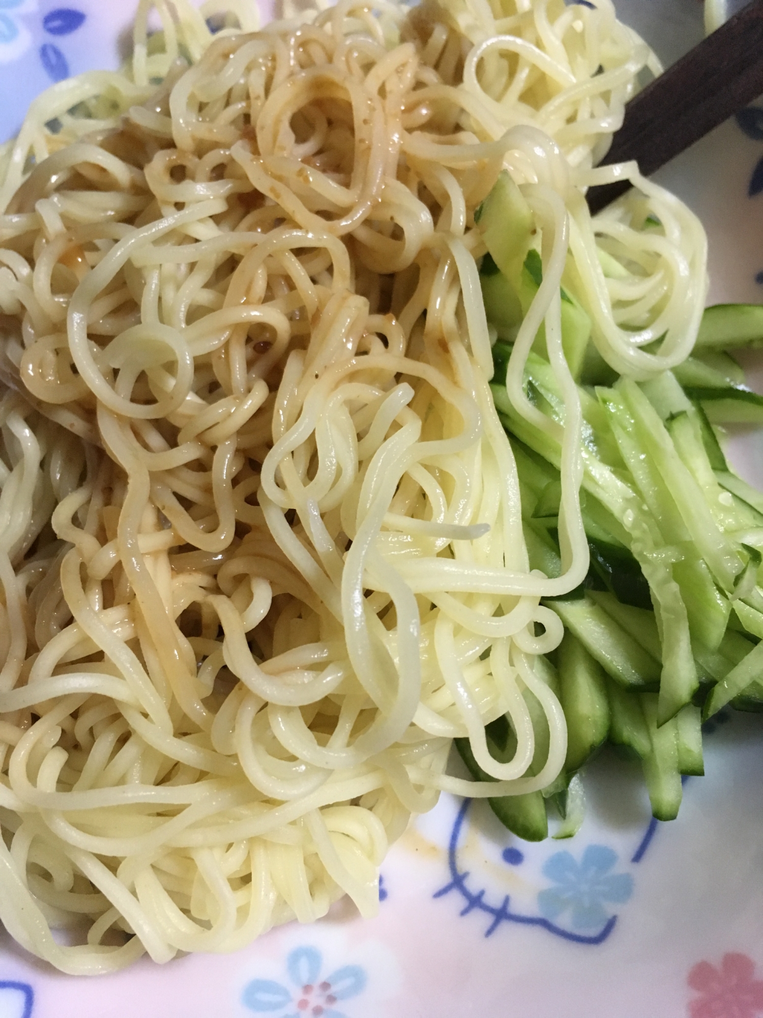 ゴマだれ冷やしラーメン