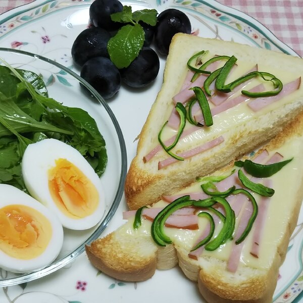 ピザトーストとサラダとフルーツのランチプレート レシピ 作り方 By ミニー7015 楽天レシピ ピザトーストとサラダとフルーツのランチプレート レシピ 作り方 By ミニー7015 楽天レシピ