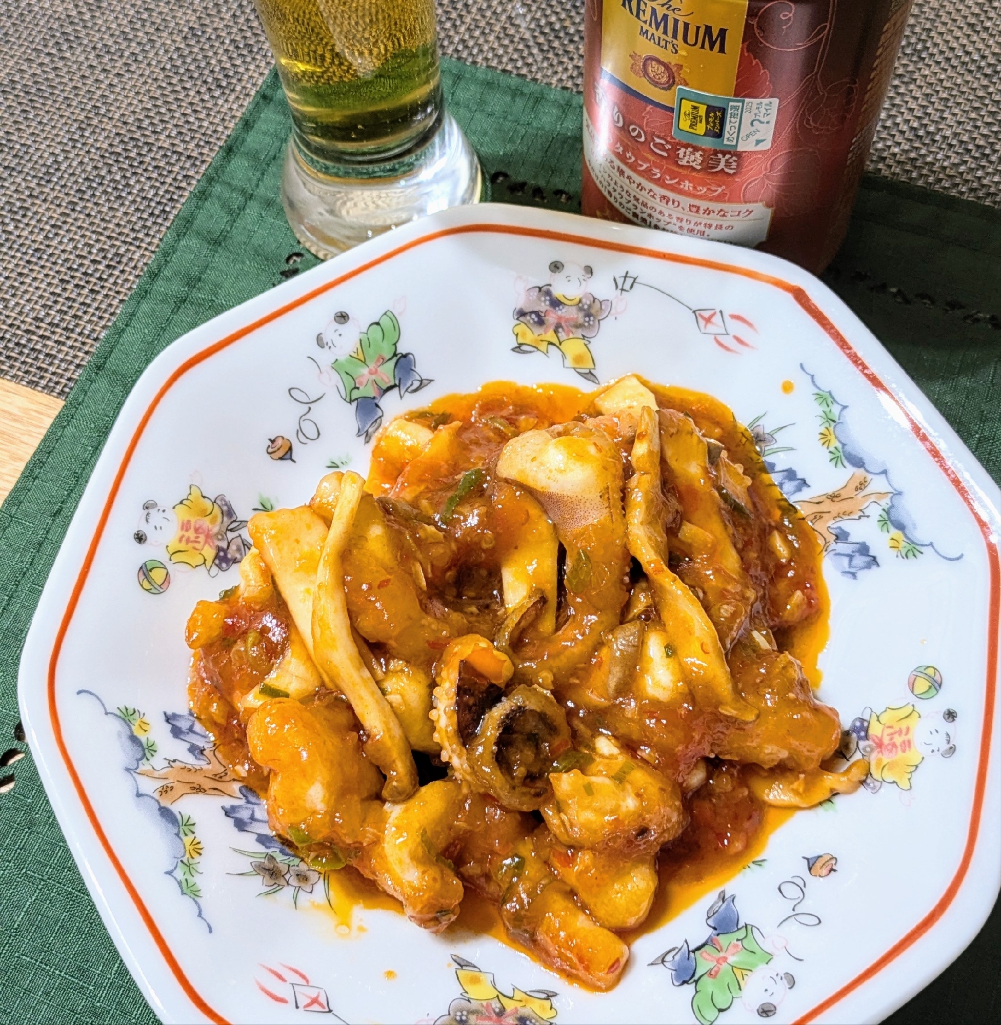 【主菜】紋甲イカ下足とエリンギのチリソース