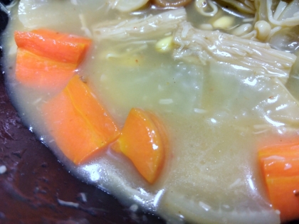 人参玉ねぎ油揚げの味噌汁