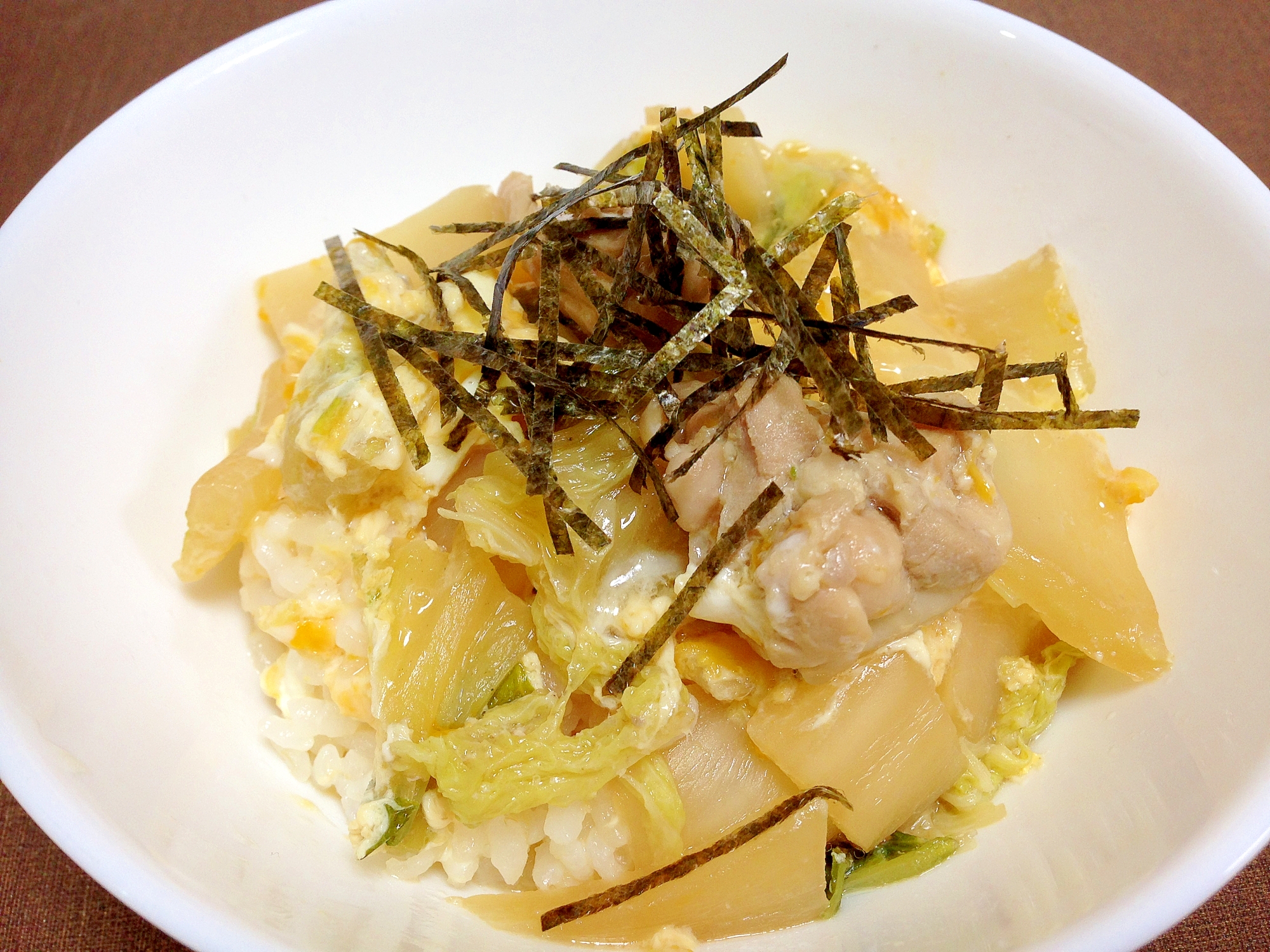 めんつゆで簡単☆鶏肉と白菜の卵とじ丼