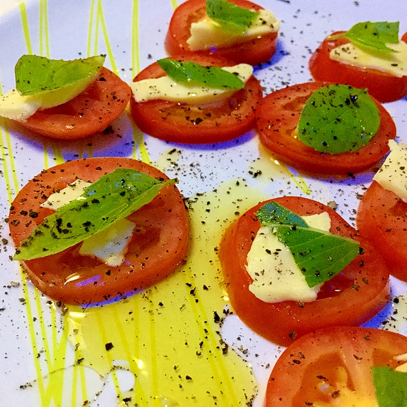 あと一品 トマト チーズ バジルで簡単おつまみ レシピ 作り方 By Hushhush55 楽天レシピ あと一品 トマト チーズ バジルで簡単おつまみ レシピ 作り方 By Hushhush55 楽天レシピ