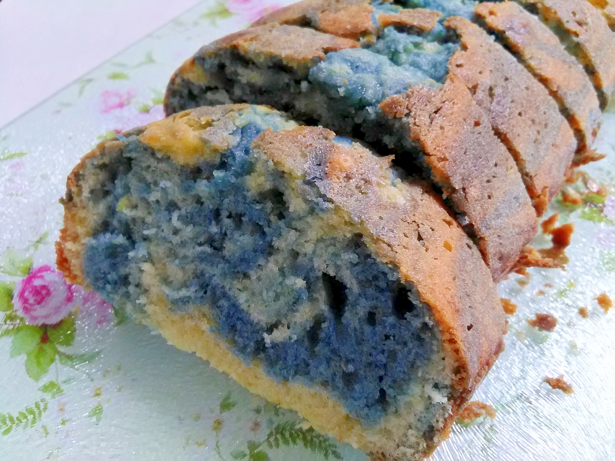 ハロウィンに☆青いマーブルパウンドケーキ