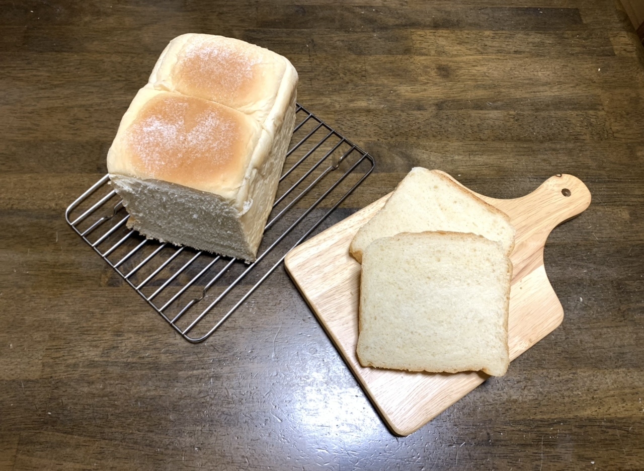 自家製酵母　酵母パン　耳までやわらかい食パン