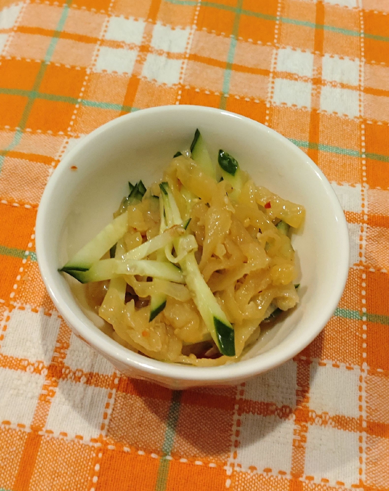 味付けくらげときゅうりの和え物