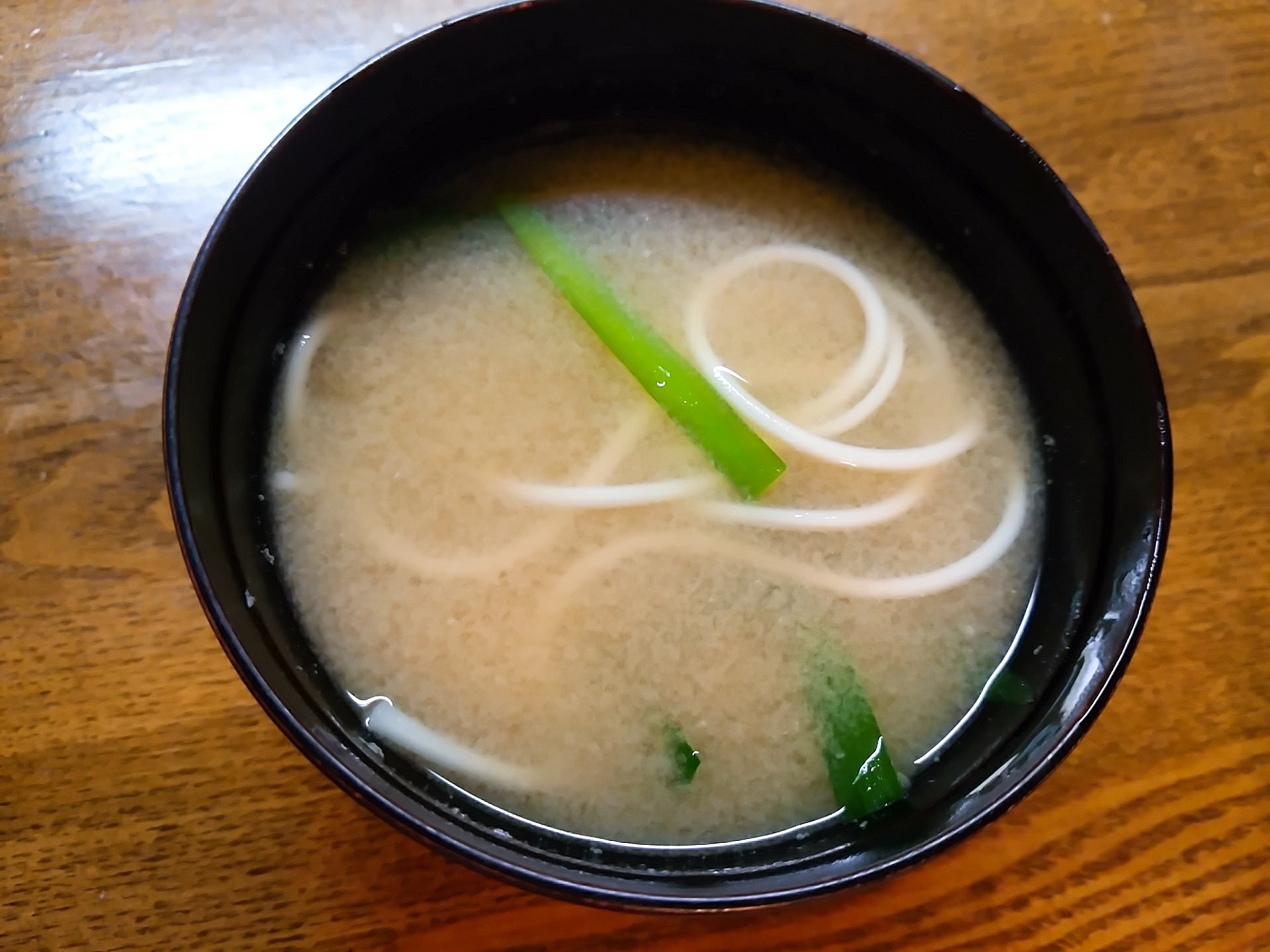 素麺とニラの味噌汁