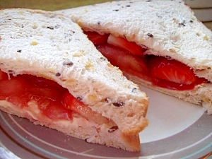 朝食に♡ダブル・レッド・サンドイッチ