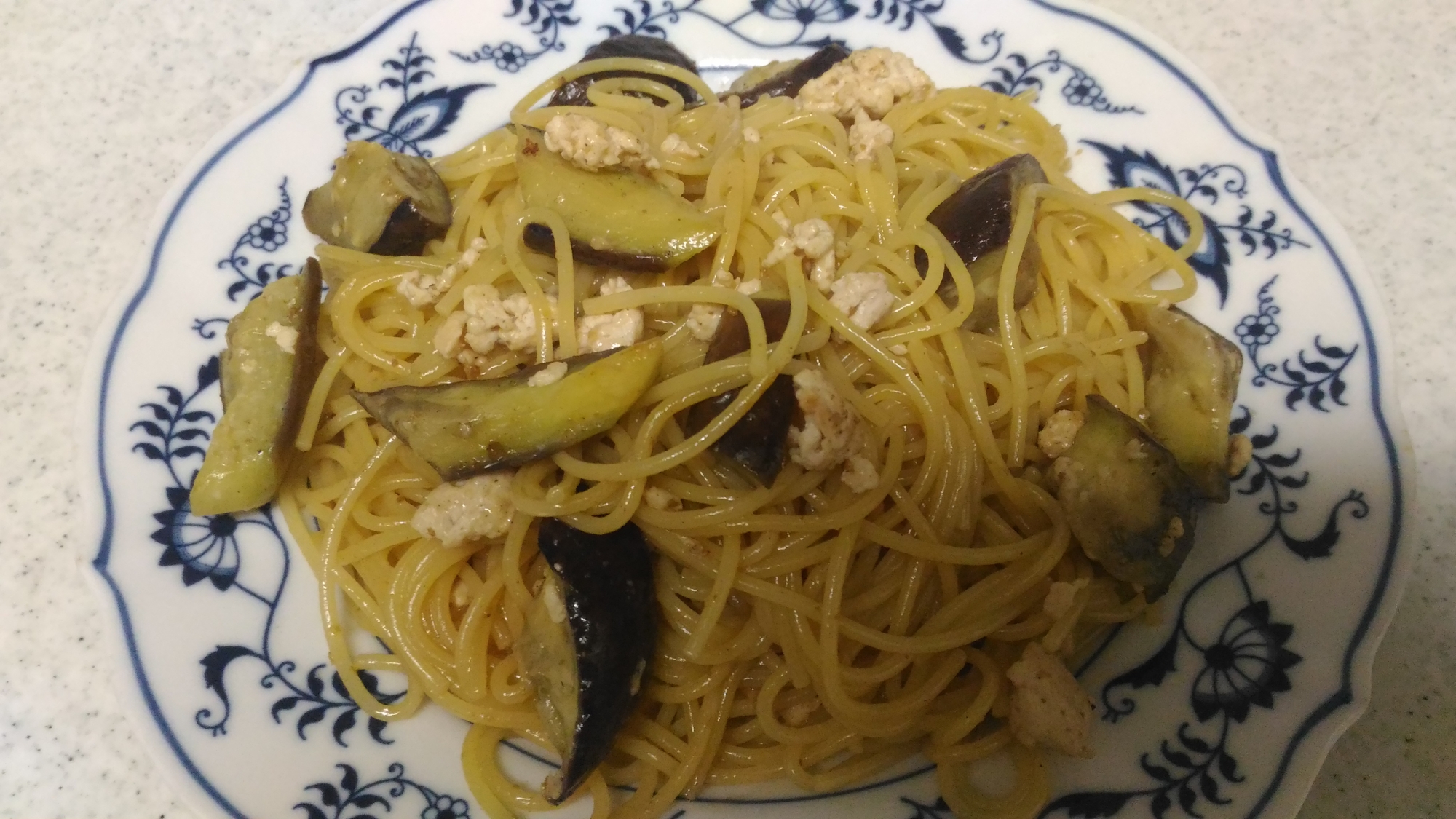 茄子と鶏挽き肉のあっさりパスタ