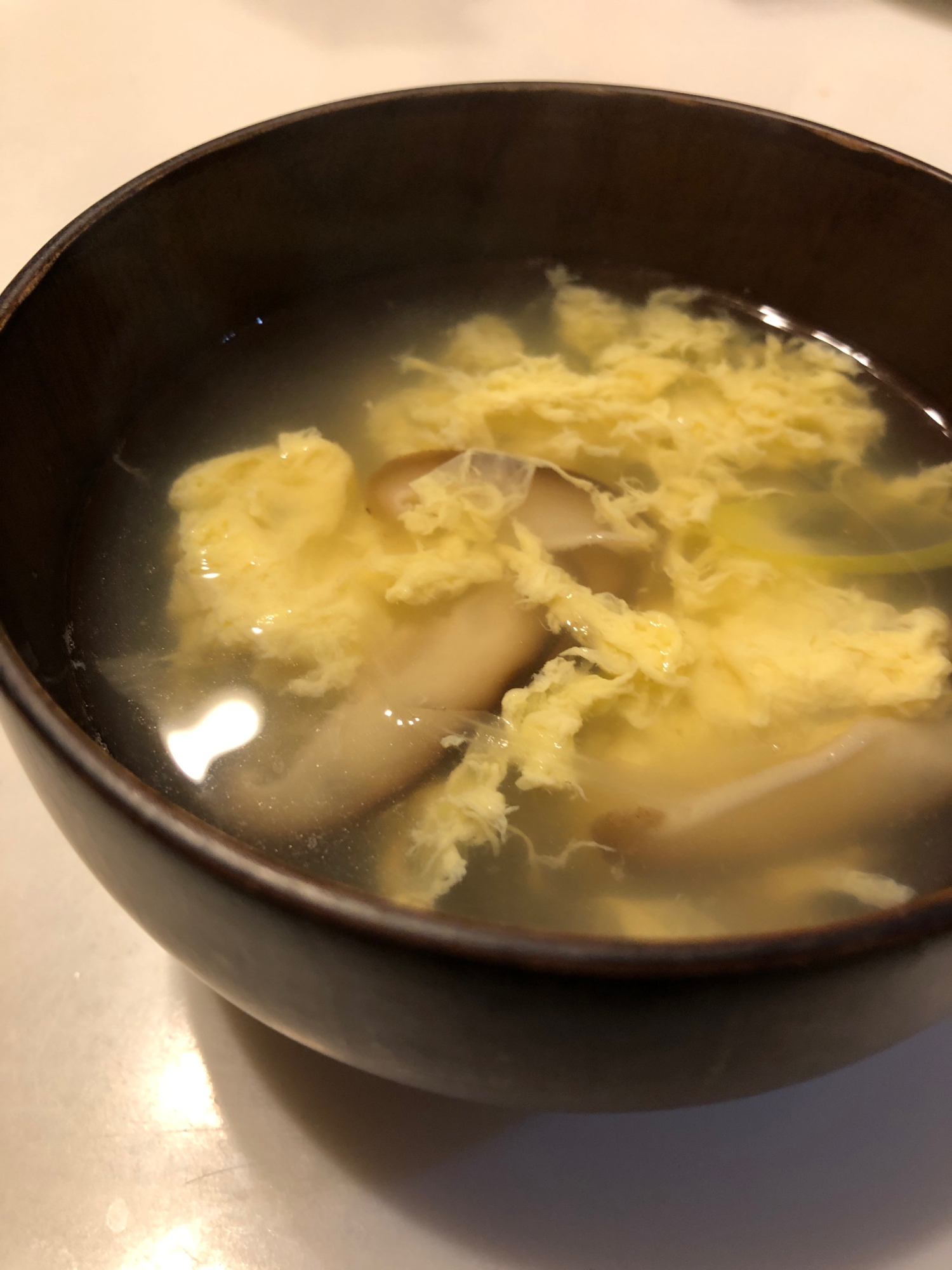簡単＊しいたけと卵の中華スープ