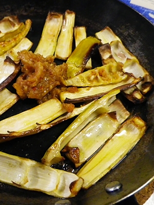グリルパンで、焼き真竹の山椒味噌