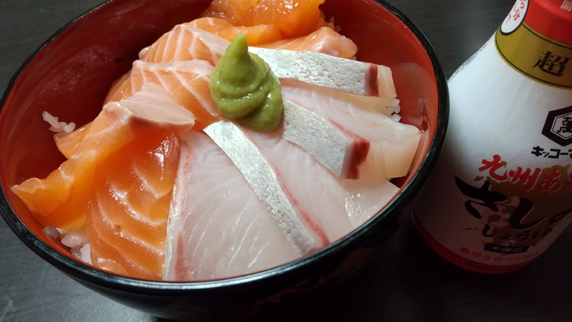 サーモンとカンパチの2色海鮮丼 レシピ 作り方 By ゾルマッグ小腸液e Epsilon 楽天レシピ