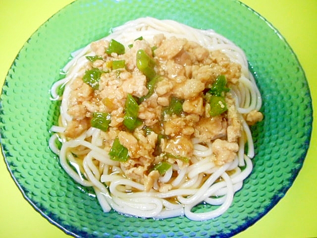 鶏ひき肉とししとうのあんかけ冷やしうどん