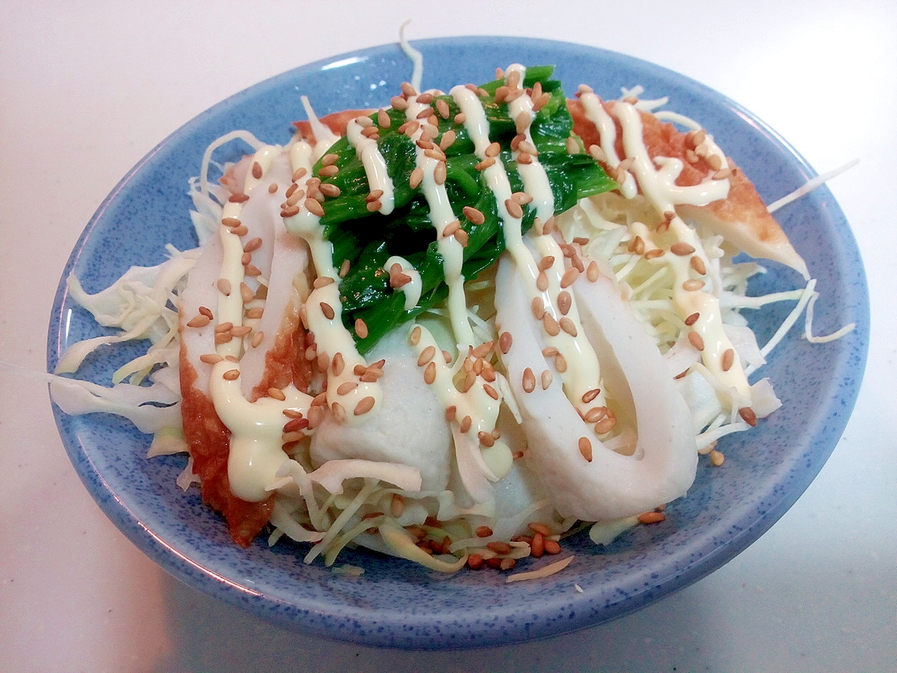 キャベツと竹輪とほうれん草の和風サラダ