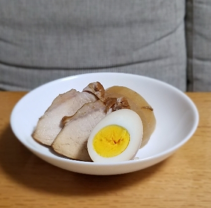 チャーシューの煮汁が残ったら。大根とたまごの煮物