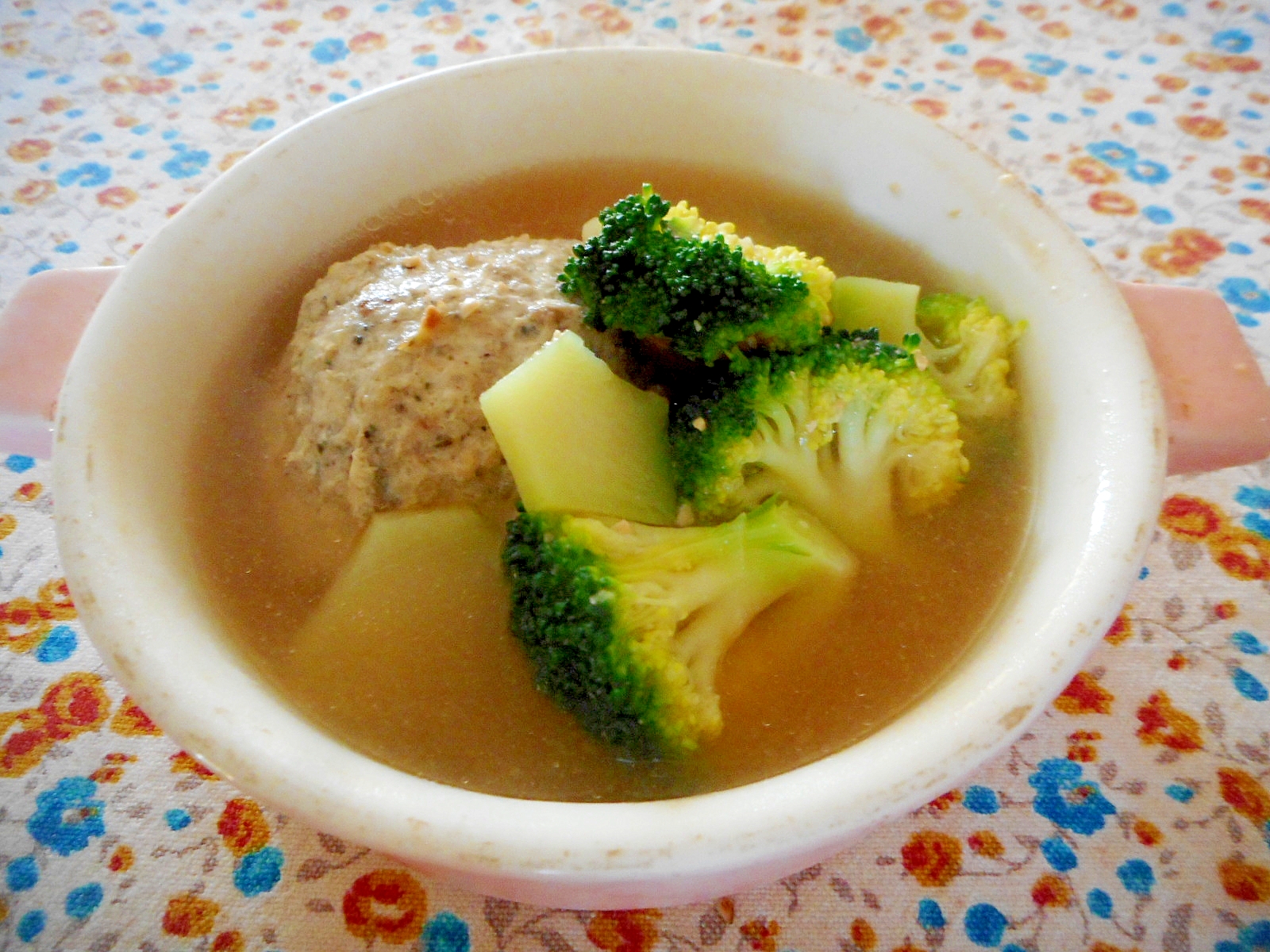 肉団子とブロッコリーの味噌スープ