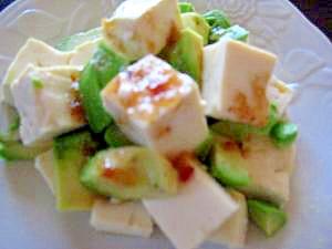 アボカドと豆腐のサラダ