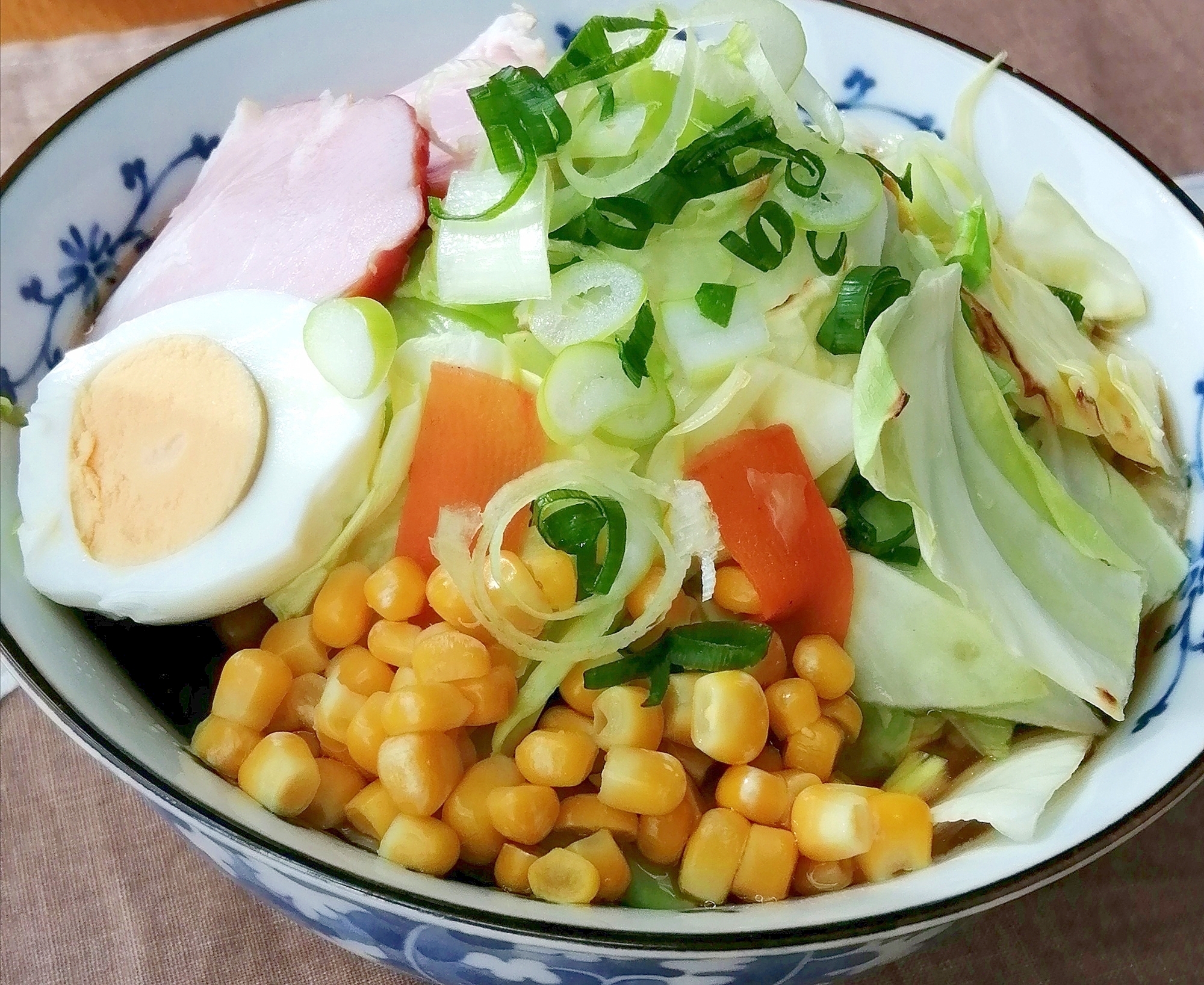 キャベツたっぷり具沢山♡五目ラーメン