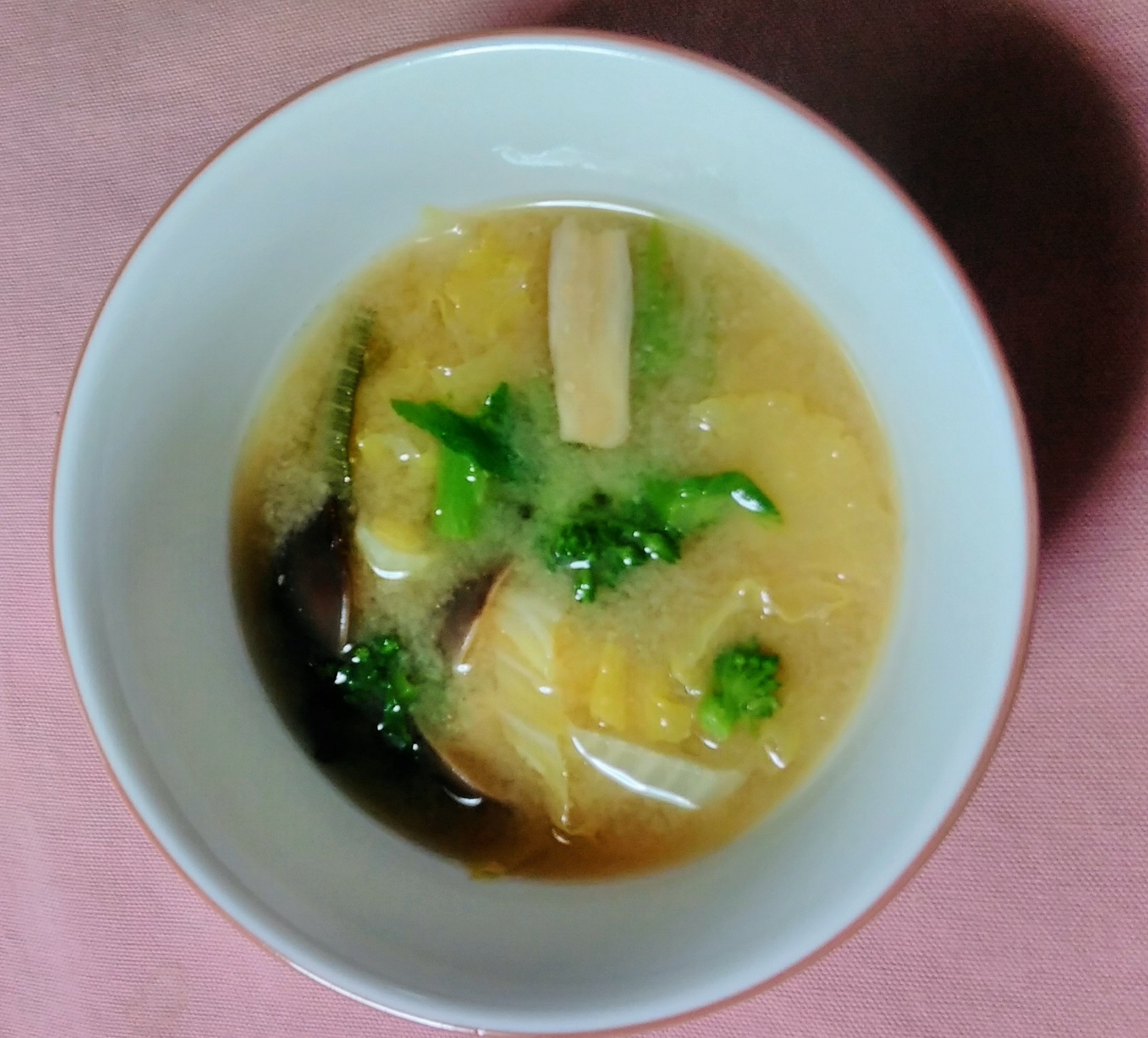 白菜とブロッコリーの味噌汁