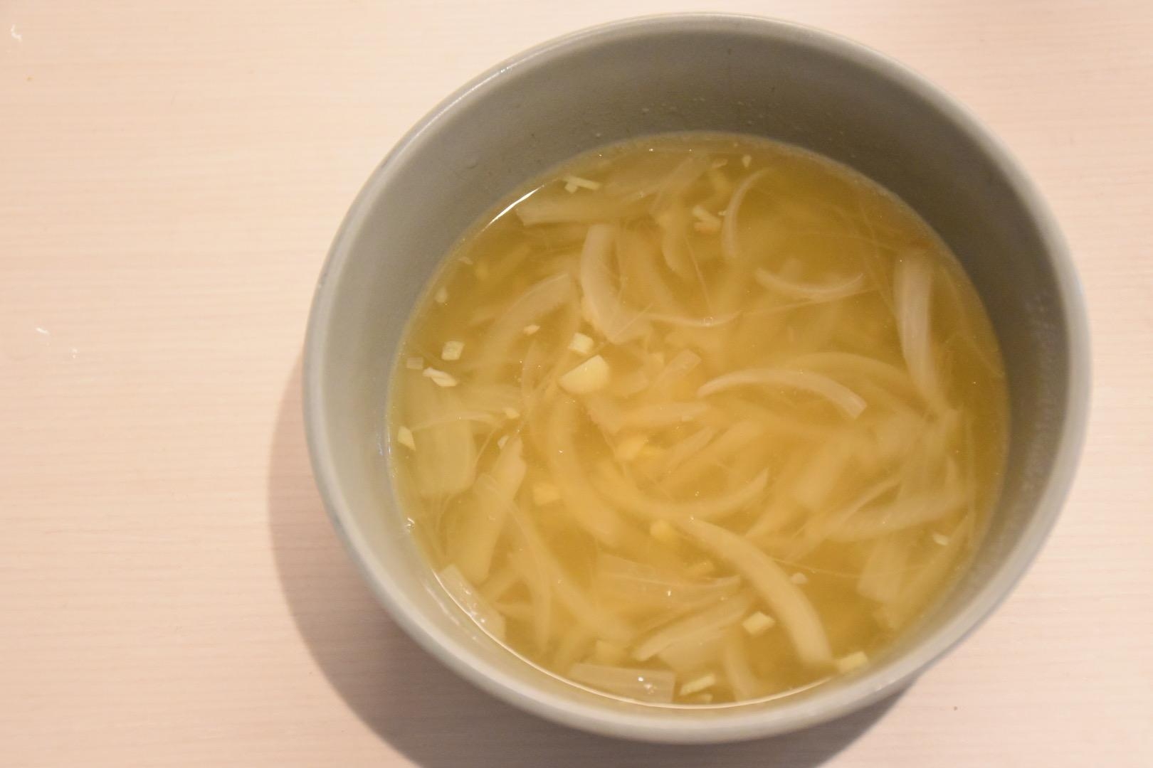 玉ねぎ塩スープ