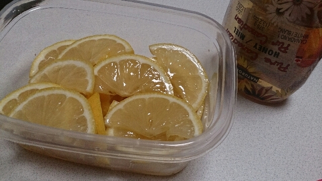レモンの蜂蜜漬け