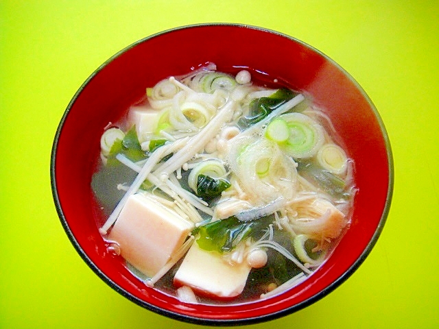 豆腐とえのきワカメネギの醤油汁