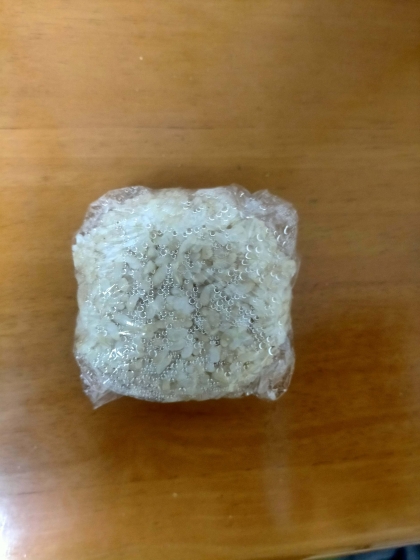 鶏とピーマンの甘辛炒めおにぎり