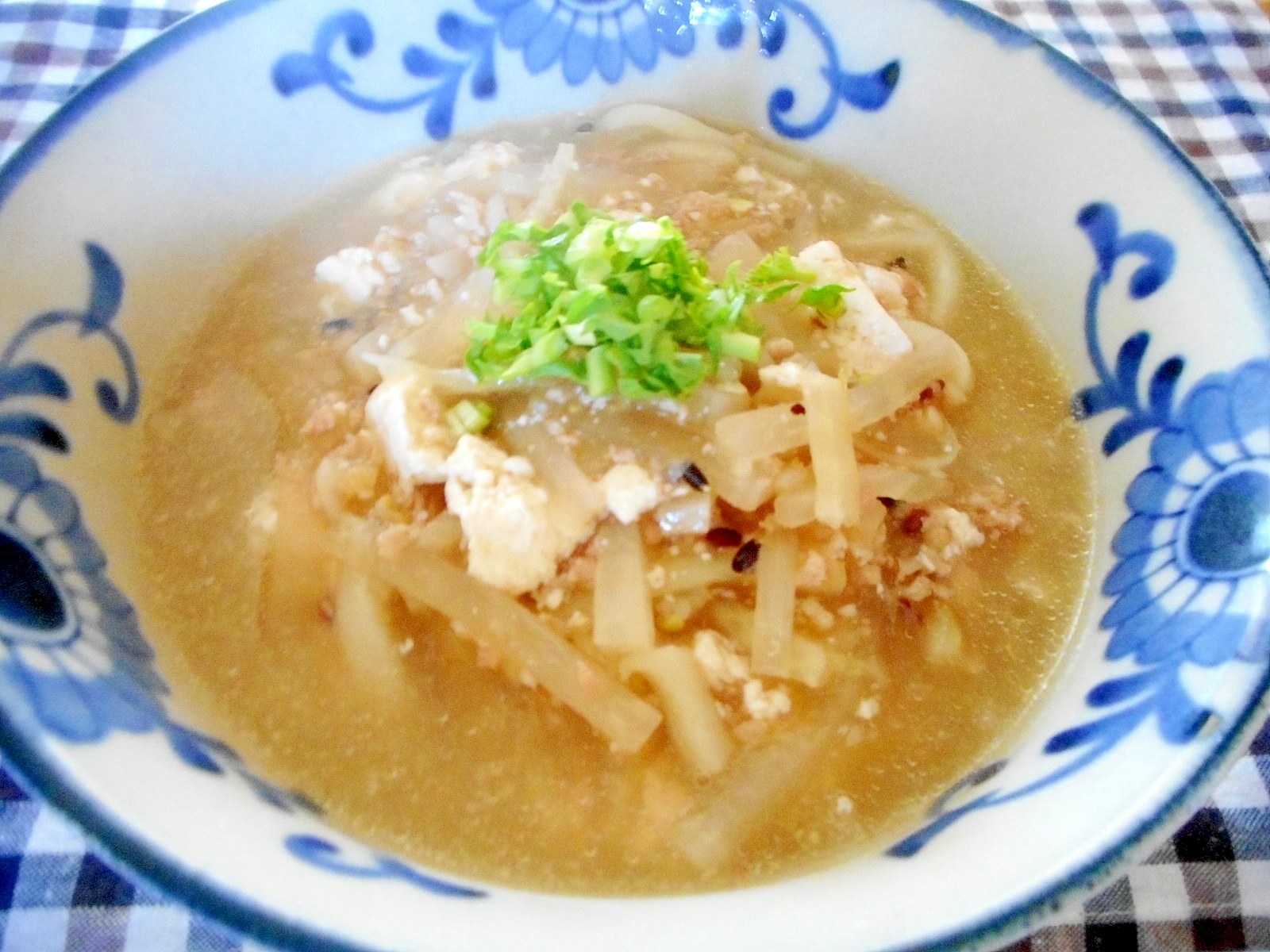 三十雑穀と豆腐とそぼろの煮込みうどん