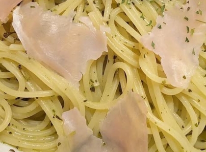 生ハムの冷製ジェノベーゼパスタ