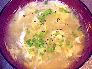 卵とエノキと白キクラゲのスープ