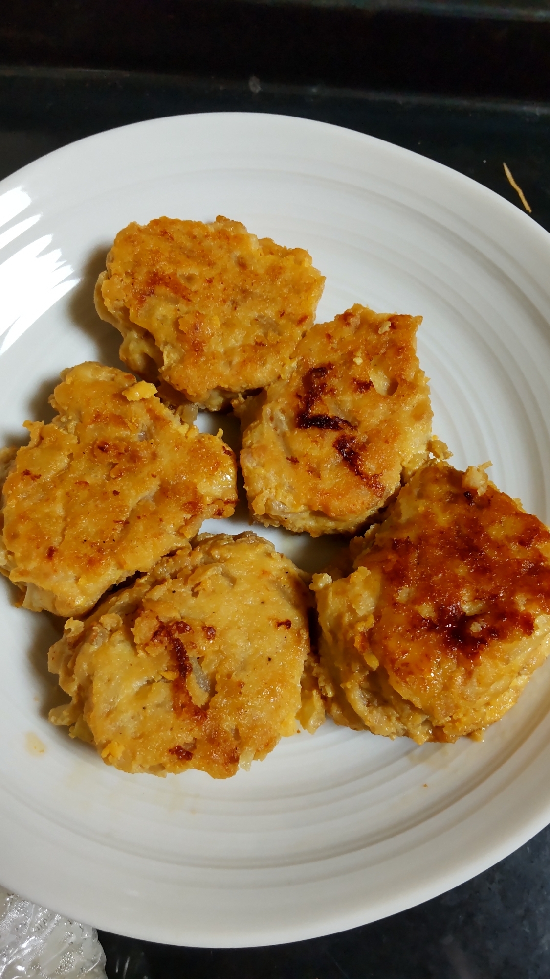 鶏ひき肉ともやしの照り焼きハンバーグ